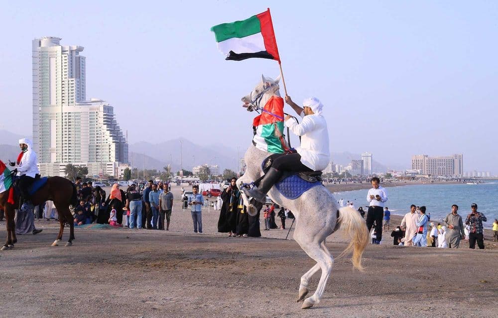 حمد الشرقي: علم الإمارات رمز الهوية الوطنية الأول