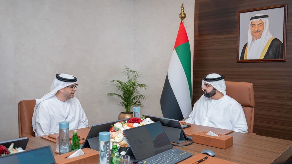 Fujairah Crown Prince Meets CEO of Sheikh Khalifa Hospital, Reviews Its Initiatives and Services
